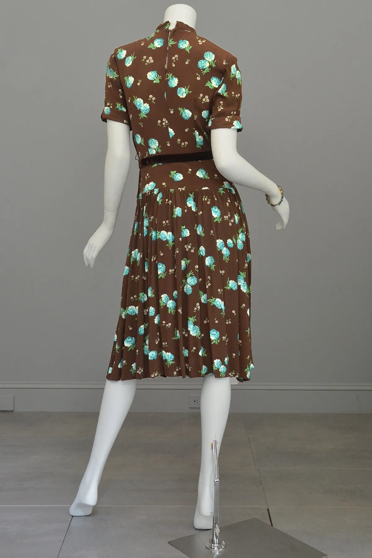 1940s Novelty Print Dress Brown Aqua Floral Print Pleated Dress
