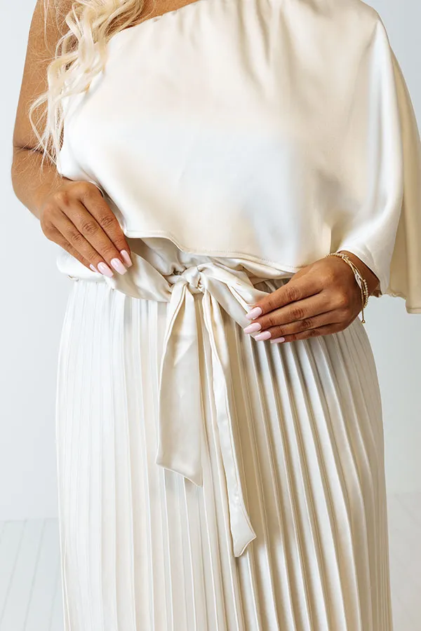 Chic And Exquisite Satin Midi In Champagne Curves
