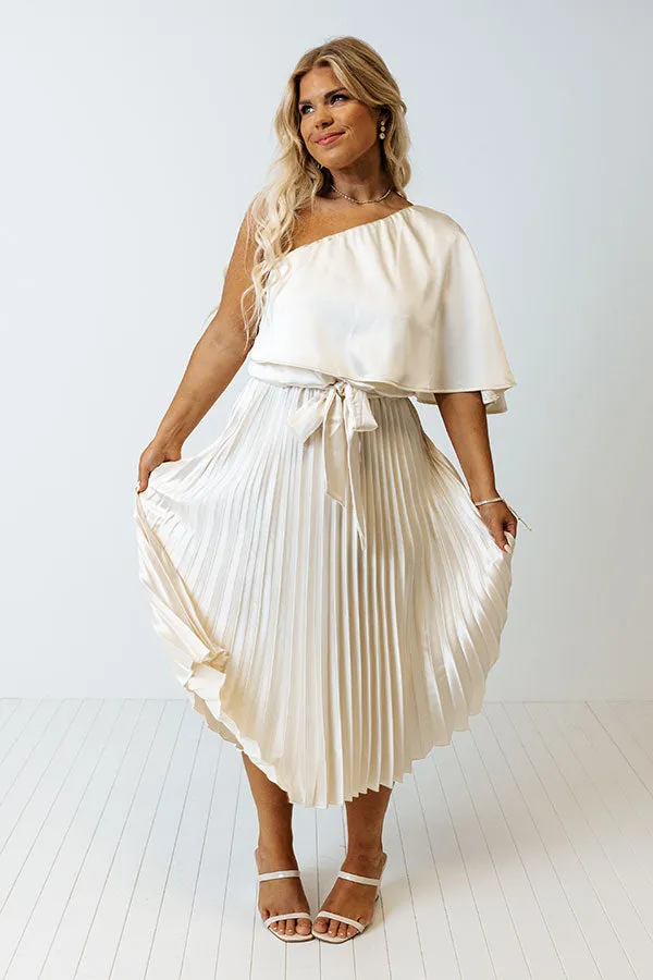 Chic And Exquisite Satin Midi In Champagne Curves
