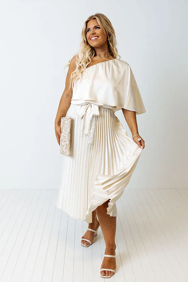 Chic And Exquisite Satin Midi In Champagne Curves