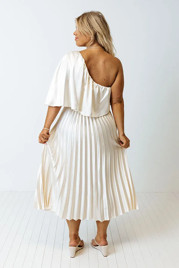 Chic And Exquisite Satin Midi In Champagne Curves