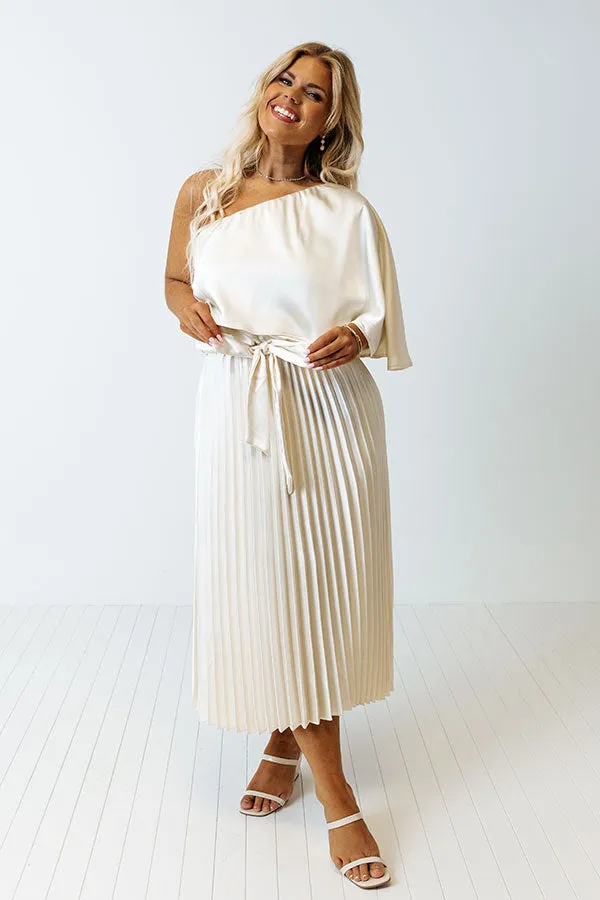 Chic And Exquisite Satin Midi In Champagne Curves