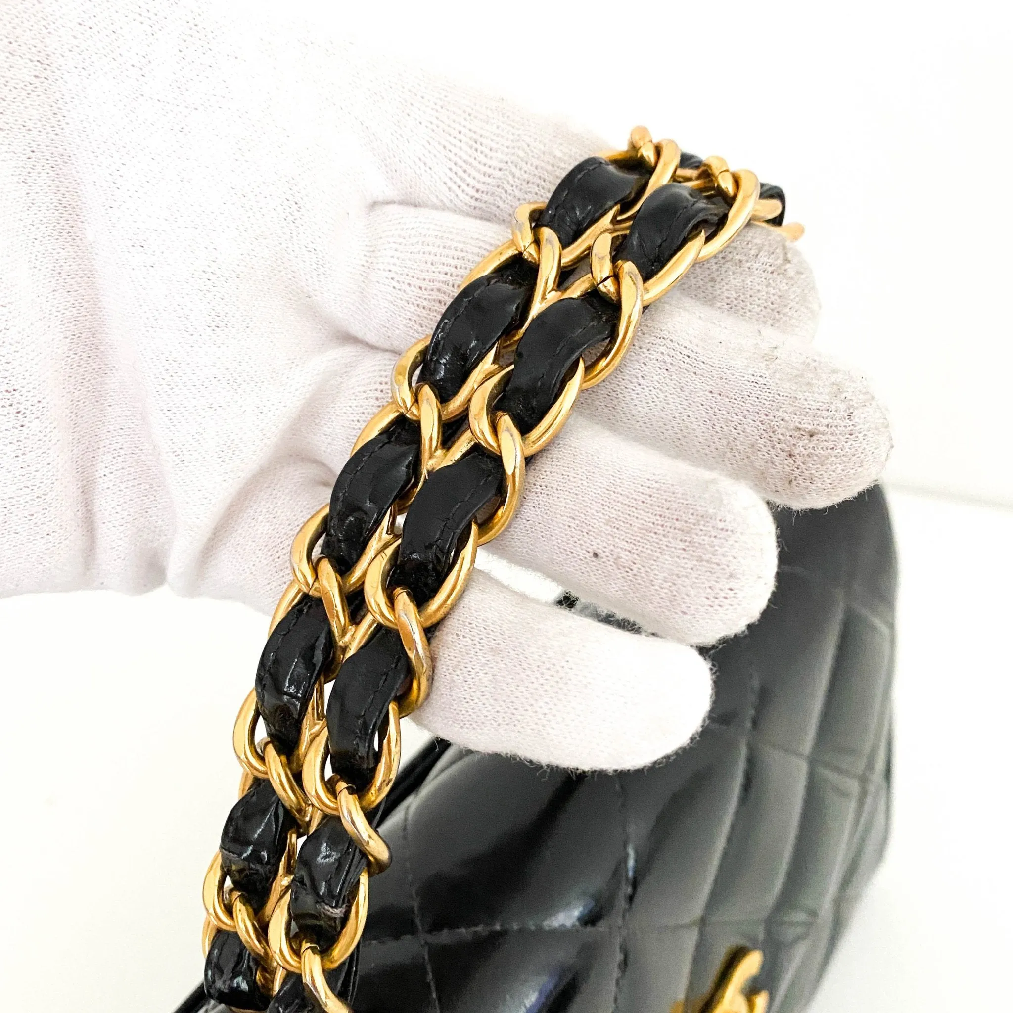 Quilted Matelasse Patent Chain  Bag