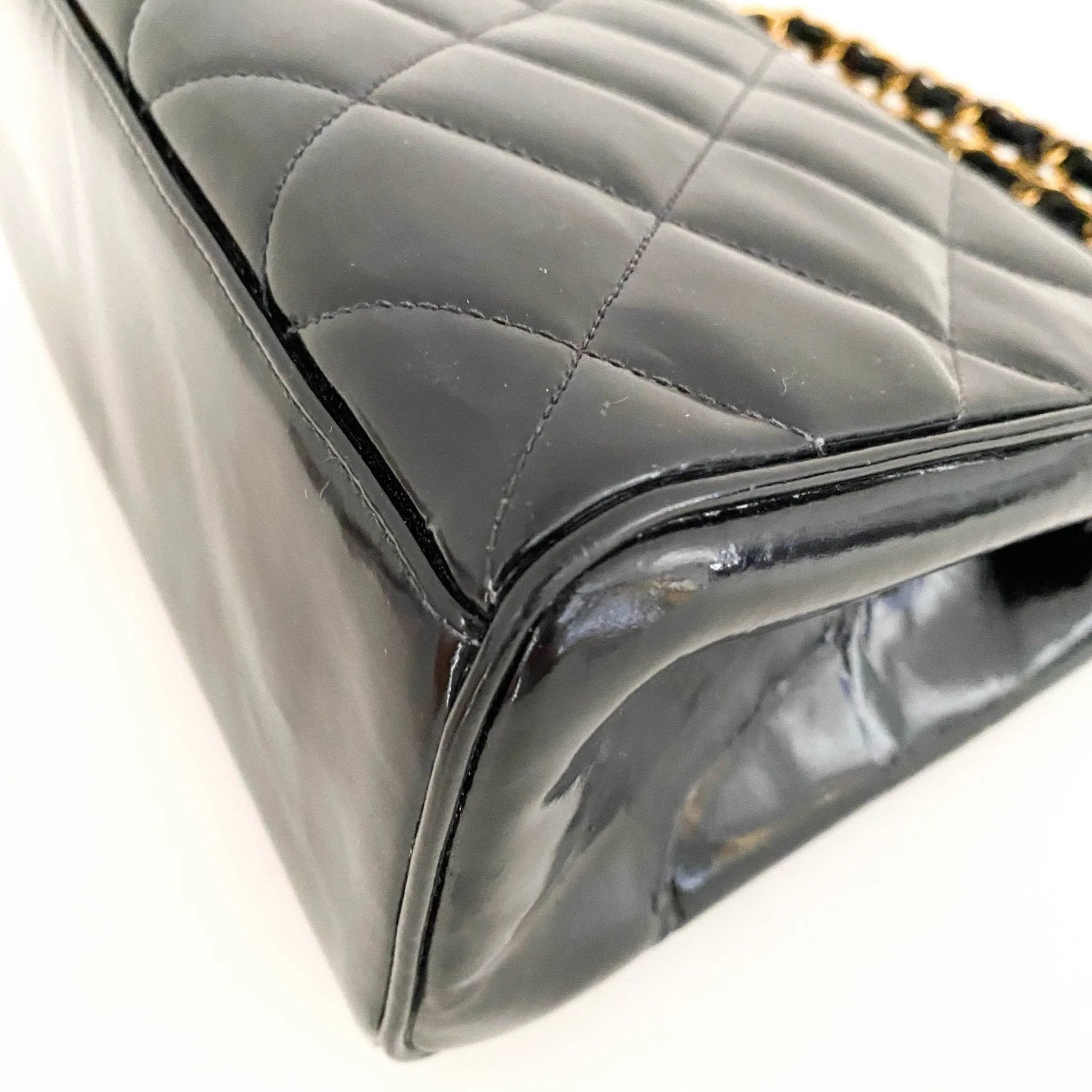 Quilted Matelasse Patent Chain  Bag