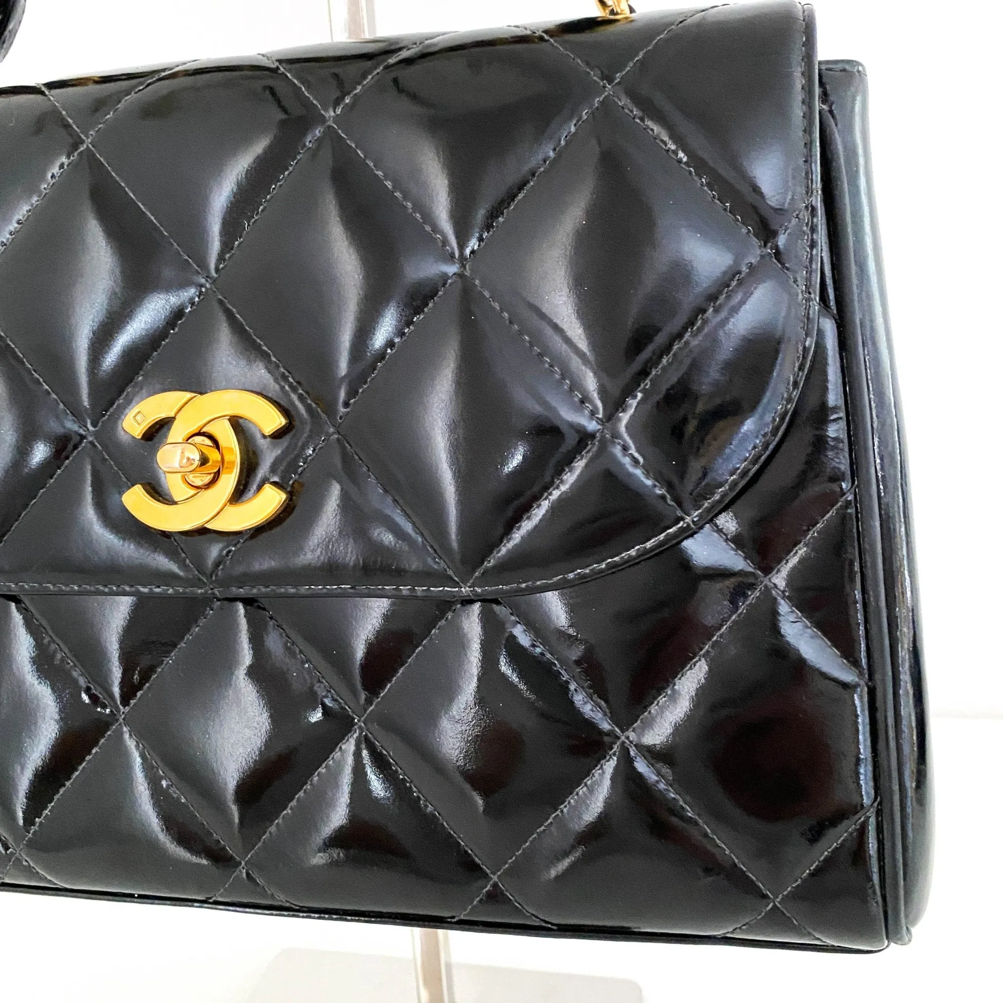 Quilted Matelasse Patent Chain  Bag