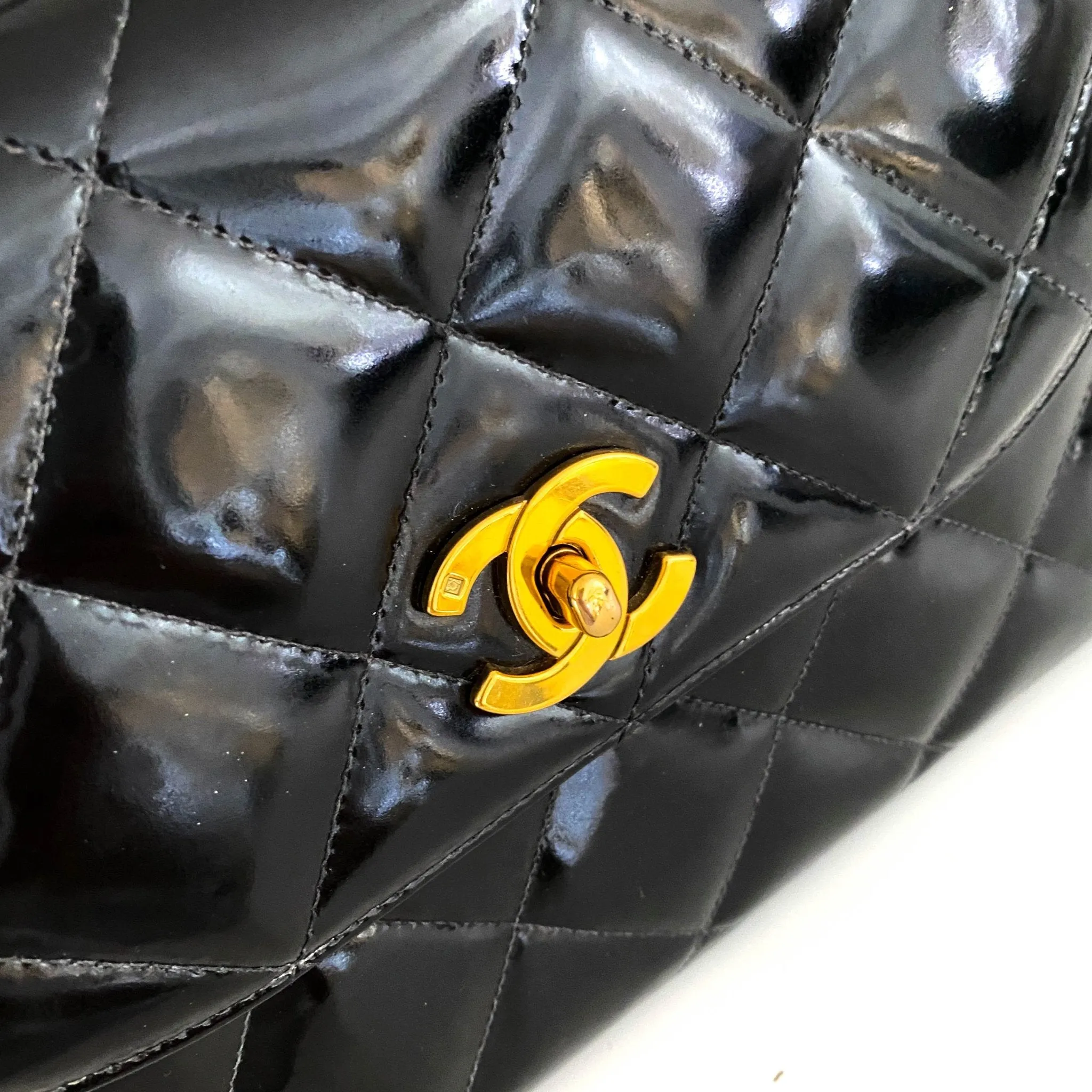 Quilted Matelasse Patent Chain  Bag