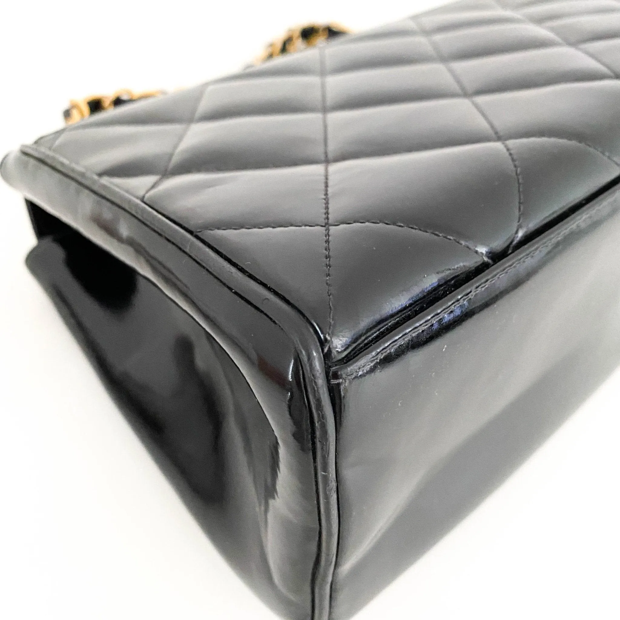 Quilted Matelasse Patent Chain  Bag