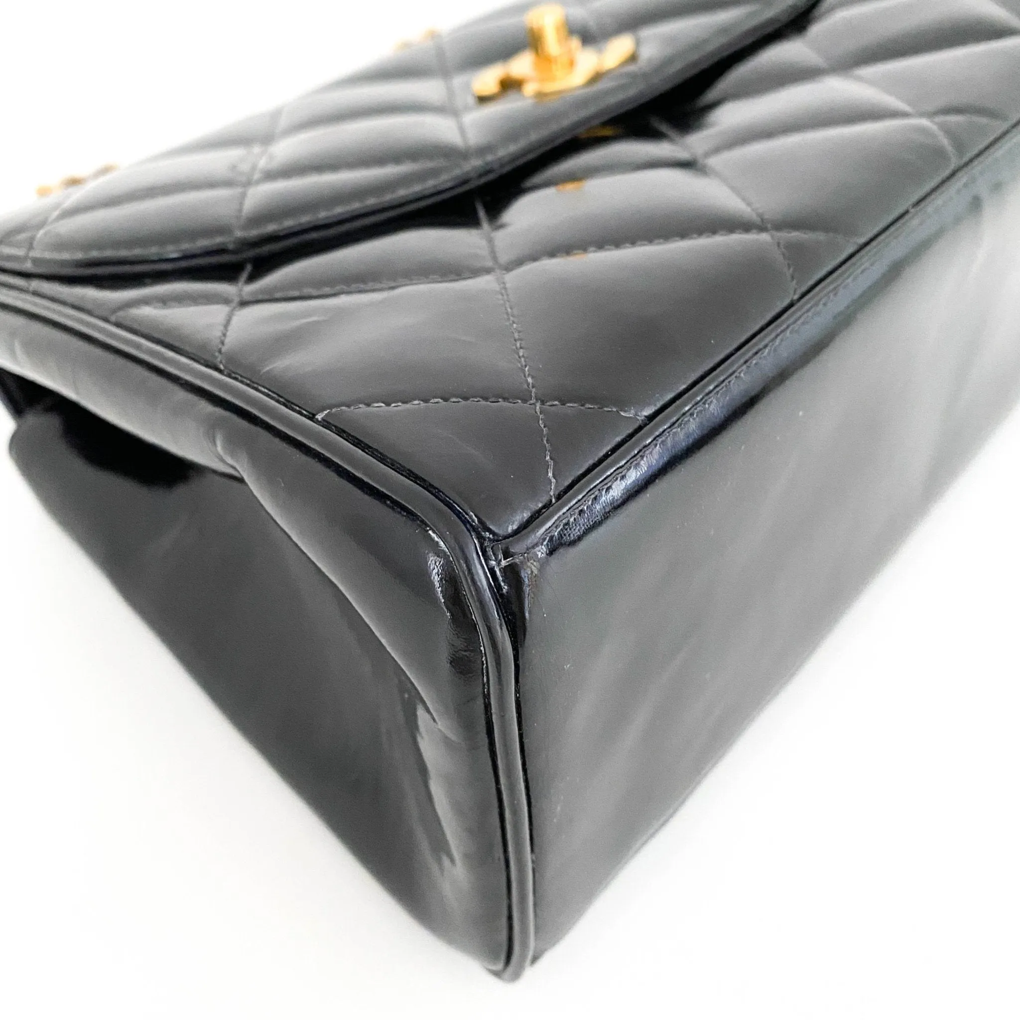 Quilted Matelasse Patent Chain  Bag
