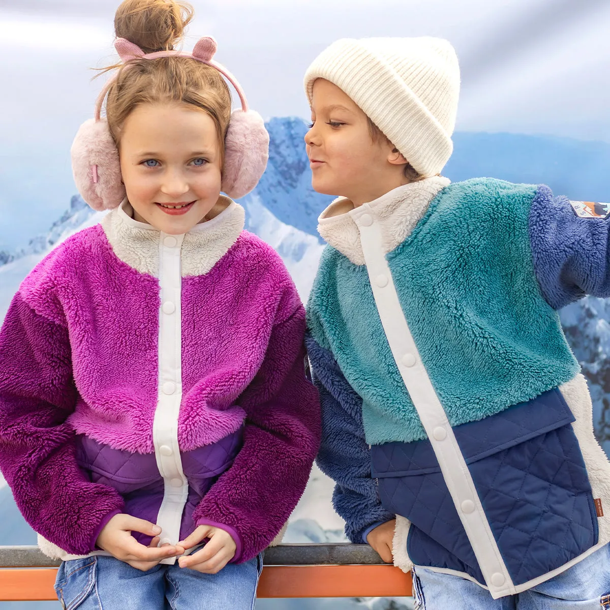 Veste en peluche mauve blocs de couleur à col montant, enfant || Plush purple color-block vest with high collar, child